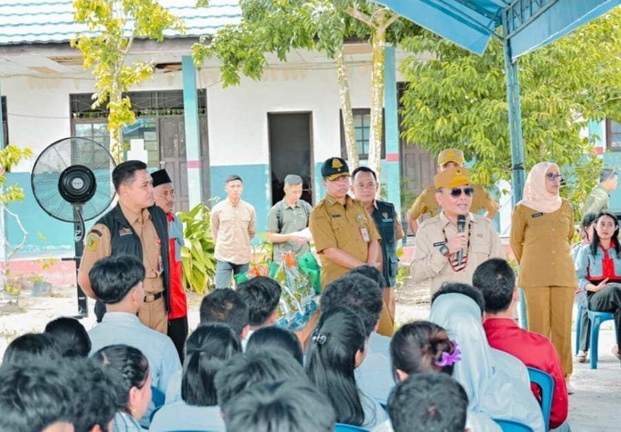 Pemprov Kalteng Gratiskan Seragam, Sekolah Dilarang Pungut Biaya