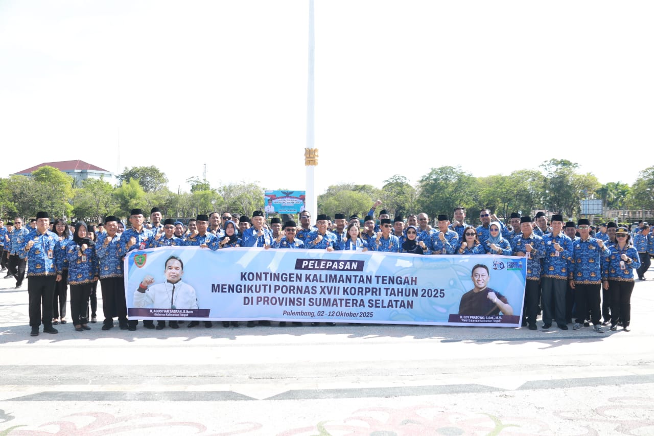 Plt. Sekda Prov. Kalteng Leonard S. Ampung Melepas Korpri Kalteng Ikuti Pornas Korpri XVII