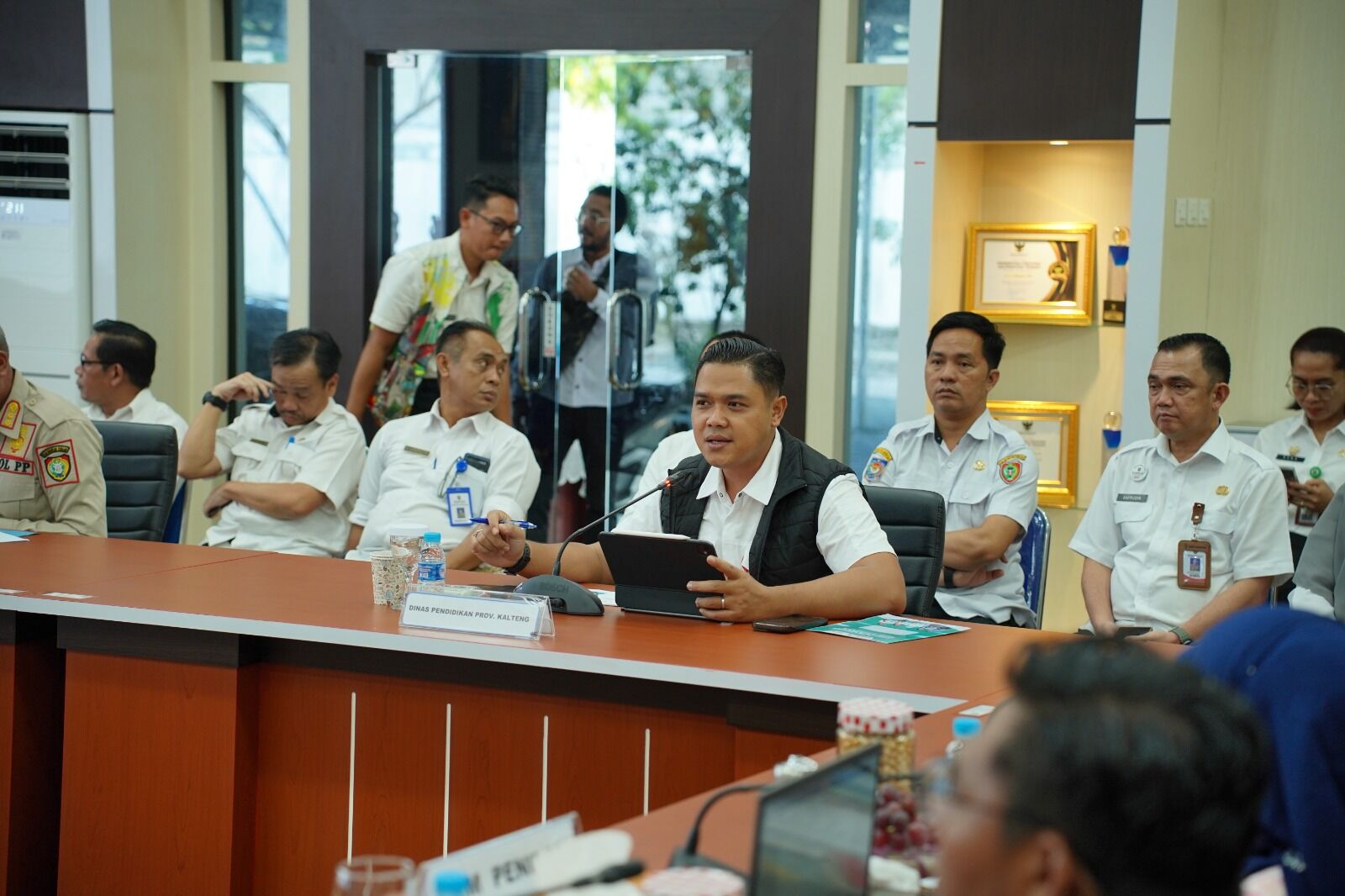 Plt. Kadisdik Kalteng Paparkan Transformasi Keterbukaan Informasi Pendidikan Melalui Platform PENA Kalteng