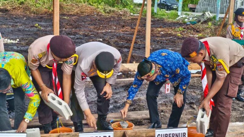 Mewakili Gubernur Kalteng, Sekda Letakkan Batu Pertama Pembangunan Koperasi Desa/Kelurahan Merah Putih