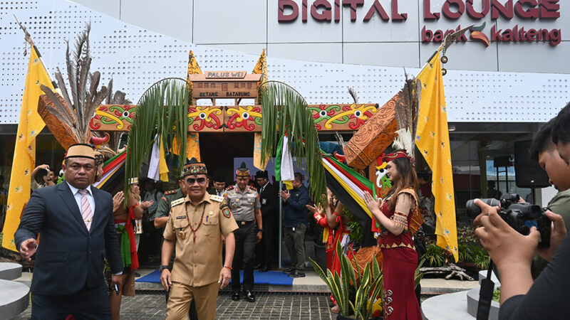Tandai HUT ke-64, Gubernur Kalteng H. Agustiar Sabran Resmikan Digital Lounge Bank Kalteng