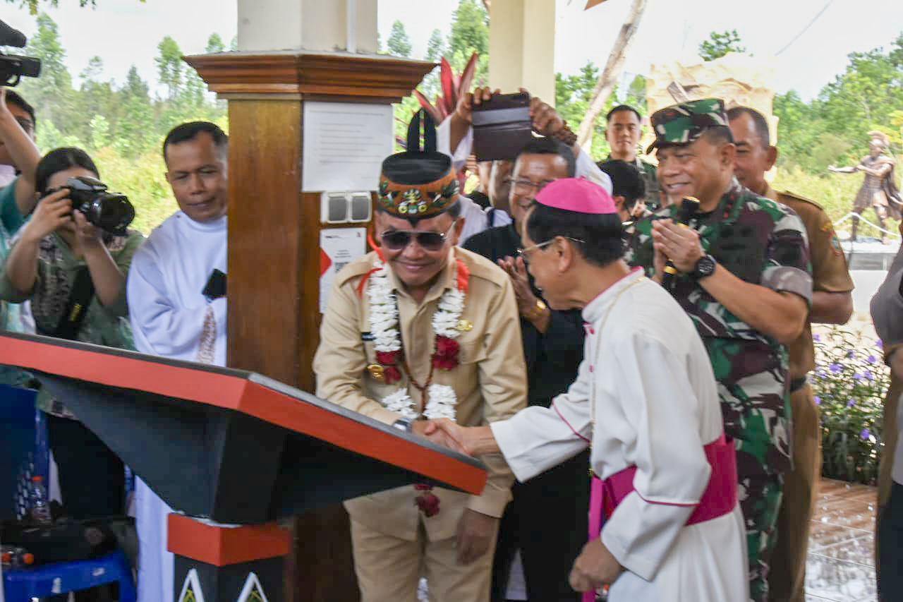 Junjung Tinggi Semangat Toleransi, Gubernur Kalteng Hadiri Peresmian Jalan Salib Catholic Center Palangka Raya