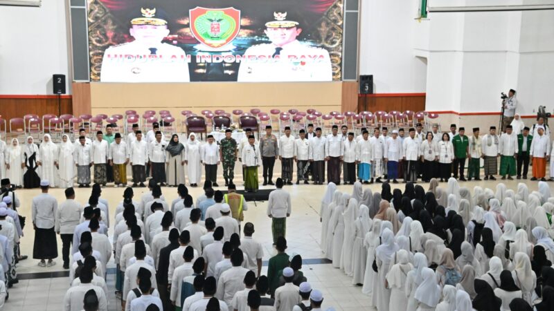 Gubernur Kalteng H. Agustiar Sabran Pimpin Apel Peringatan Hari Santri Nasional 2025