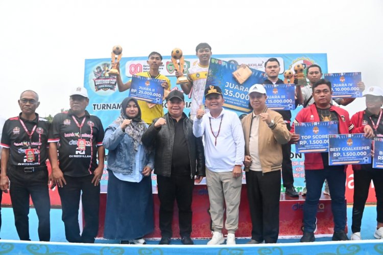 Gubernur Agustiar Sabran Resmi Tutup Turnamen Sepak Bola Gubernur Cup Zona Barat
