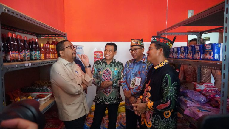 Kepala Staf Kepresidenan RI Tinjau Koperasi Merah Putih di Palangka Raya